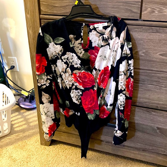 Low cut body suit blouse - Picture 1 of 1